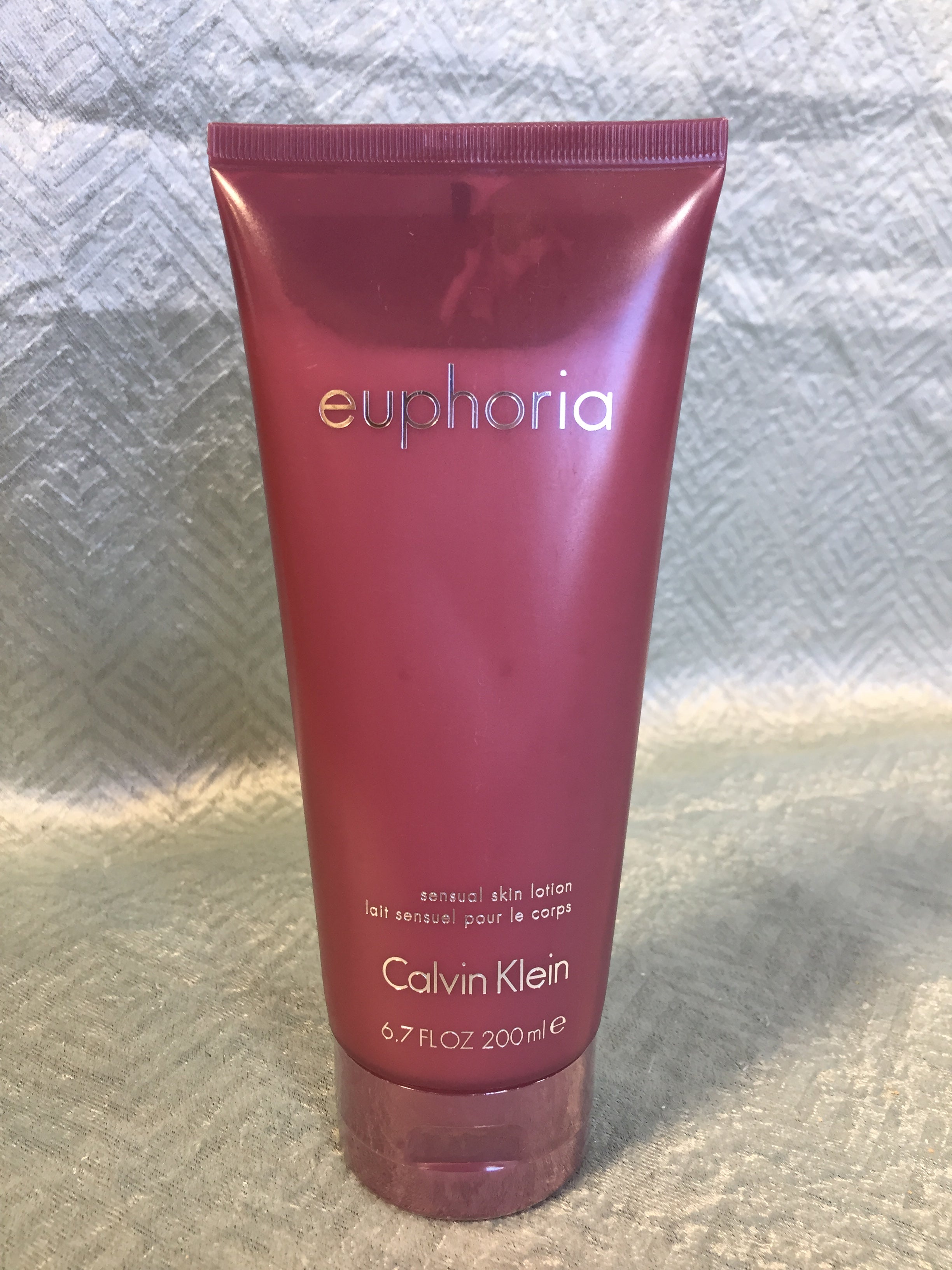 Calvin Klein euphoria Sensual Skin Lotion, 6.7 fl. oz. (7543267983598)